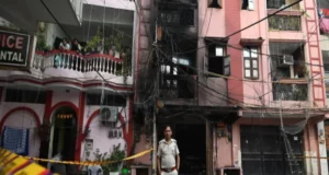 Ganesh Nagar Shakarpur Delhi Fire News