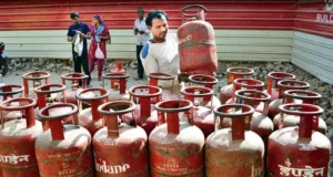 Gas Cylinder Price Down News in Hindi | Modi Government Gave Diwali Gift, Commercial LPG Gas Cylinder Became Cheaper By Rs 57.5? | घरेलू एलपीजी गैस सिलेंडर की कीमत