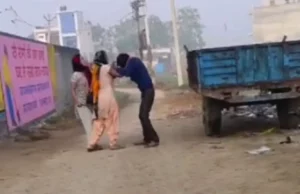 In Meerut, Uttar Pradesh, wife along with her sister beat up her husband for protesting against illicit relationship, video of the incident went viral on social media!