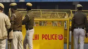 Delhi Police Head Constable Injured in Assault News in Hindi | दिल्ली में कांस्टेबल ने चेकिंग के लिए रोका तो बाइक सवारों ने बुरी तरह पीटा, पुलिसकर्मी अस्पताल में भर्ती