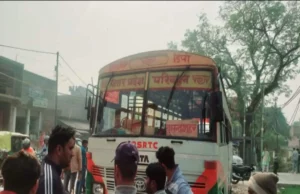 UP Greater Noida Roadways Bus Accident News | Bus rammed many vehicles after driver suffered epileptic fit; 4 died on the spot | ग्रेटर नोएडा में भीषण हादसा